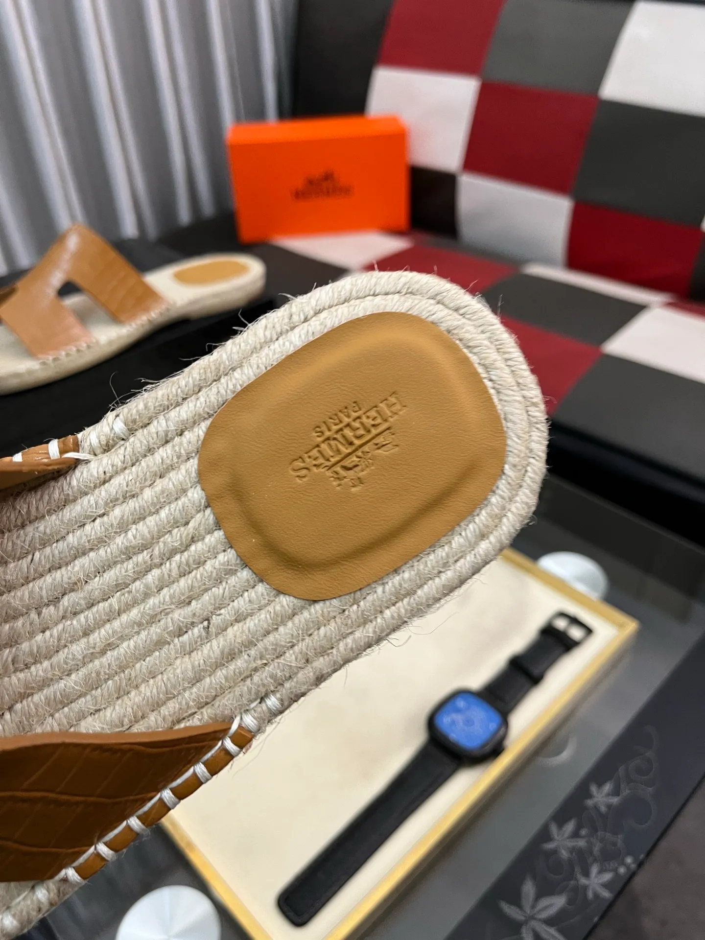 Men's shoes 💰340⌚️⌚️《HERMES》Hermes 💁♂️Men's casual slippers, compare the quality at the counter🧚🏿♂️ The upper layer has a stone pattern with clear texture, showing high-end, high-end, comfortable to wear and versatile. Purely hand-pulled, raw rubber breathable outsole, breathable and comfortable lambskin lining, 100% comfortable density, original rubber outsole wear-resistant code number 38-44. Can be customized 45-46-47